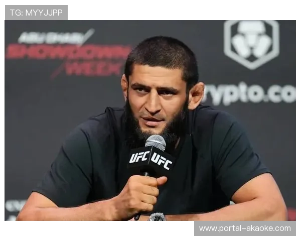 奇马耶夫首回合闪电抱摔奠定优势 杜普莱西斯防摔体系受考验